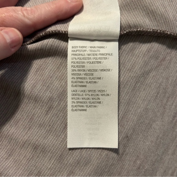 LOGO by Lori Goldstein Women’s Cardigan with Asymmetrical Lace Trim Size M - Picture 7 of 8